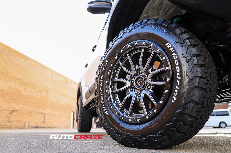 TOYOTA HILUX 4WD REBEL ANTHRACITE CENTER W BLACK LIP